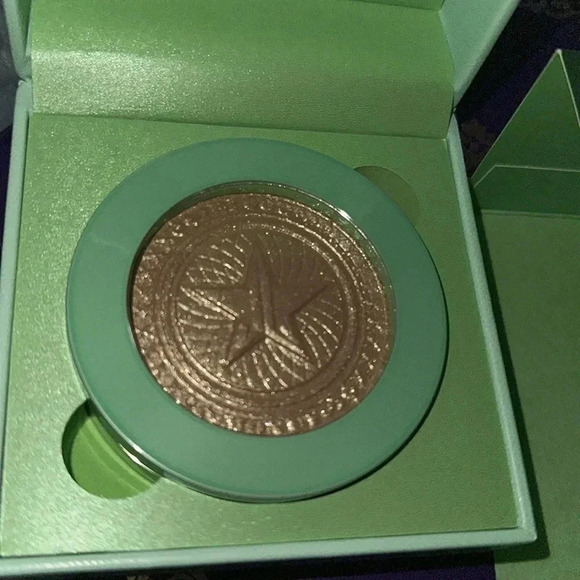 Jeffree Star Extreme Frost in “cold hard cash” - Picture 5 of 6